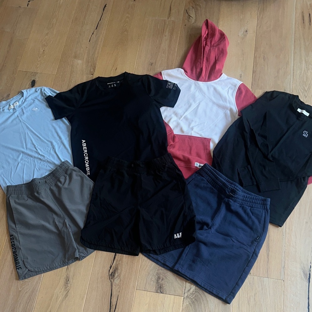 Abercrombie & Fitch Casual Wear Set in Black, Blue, and Red- Boys 13/14